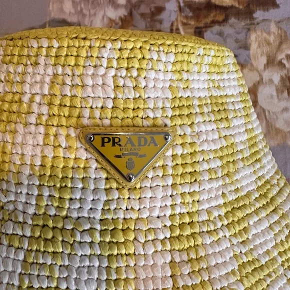 Prada Crochet Bucket Hat in Green and White display picture 1